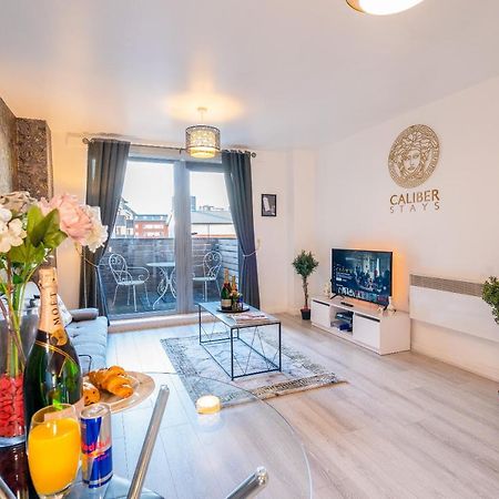 Caliber Stays Birmingham Bliss - Medusa Suite Apartments - Central 2-Bed Retreat - City Attractions, Sleeps 4, Free Netflix, Nearby Parking & Close Proximity - Bullring, Grand Central, The Cube - 5 Minutes Walk Exterior photo