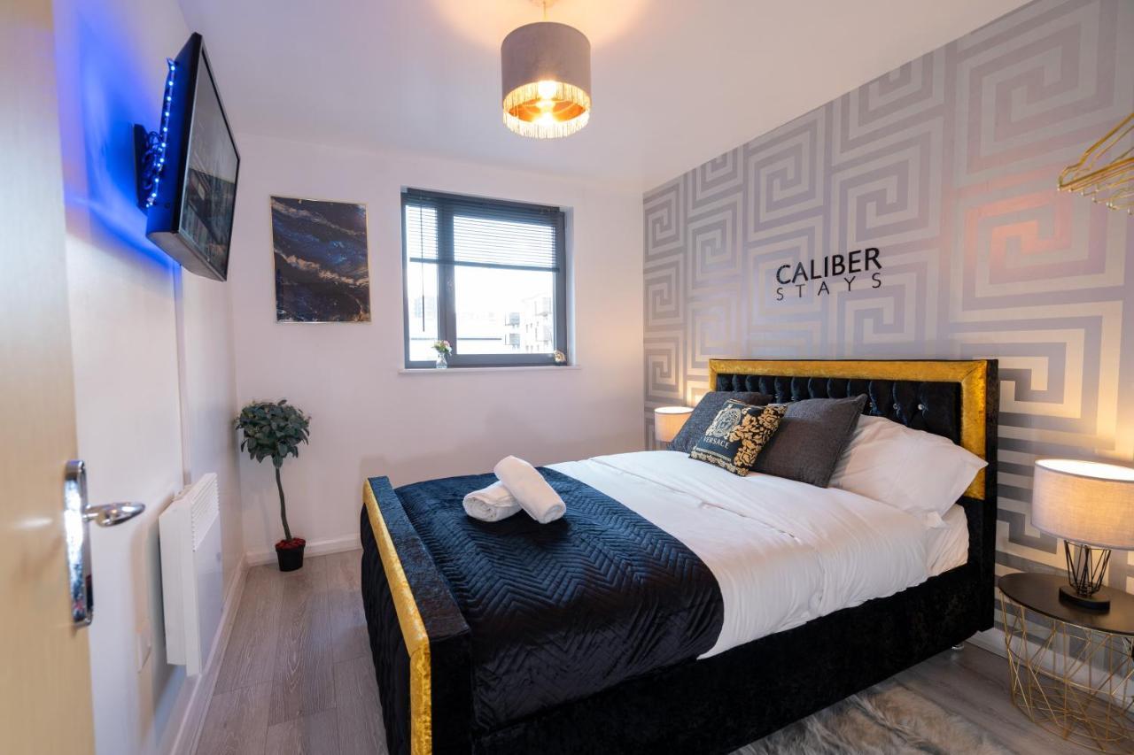 Caliber Stays Birmingham Bliss - Medusa Suite Apartments - Central 2-Bed Retreat - City Attractions, Sleeps 4, Free Netflix, Nearby Parking & Close Proximity - Bullring, Grand Central, The Cube - 5 Minutes Walk Exterior photo